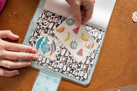 010_StickerBook