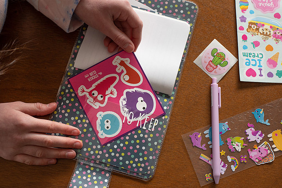 004_StickerBook