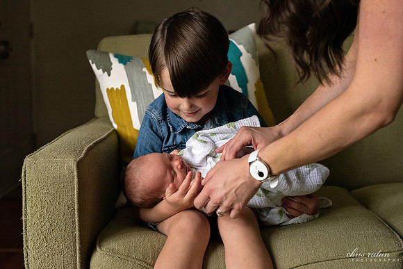akron newborn new born life style lifestyle photography photographer ohio oh chris rutan portrait children family kids baby