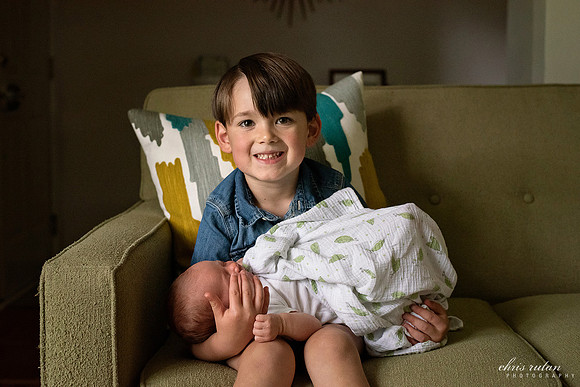 akron newborn new born life style lifestyle photography photographer ohio oh chris rutan portrait children family kids baby
