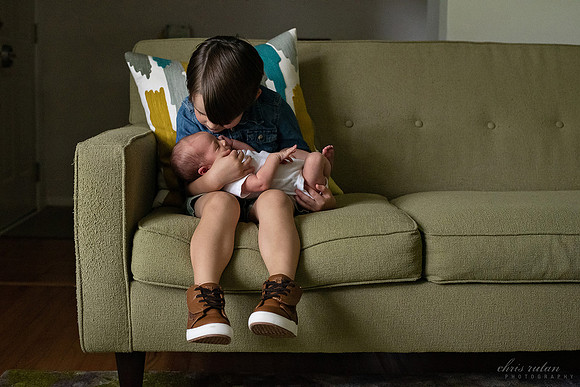 akron newborn new born life style lifestyle photography photographer ohio oh chris rutan portrait children family kids baby