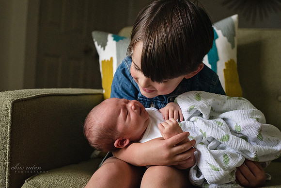 akron newborn new born life style lifestyle photography photographer ohio oh chris rutan portrait children family kids baby